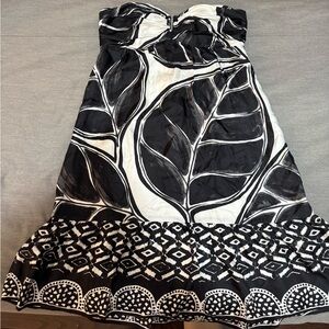 White House Black Market Black and White Strapless Dress